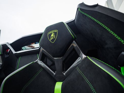 Used 2021 Lamborghini Aventador SVJ image 64