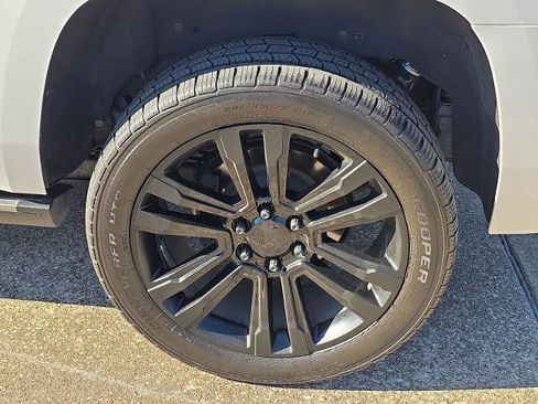 Certified 2019 Chevrolet Tahoe Premier w/ Premier Plus Edition image 34