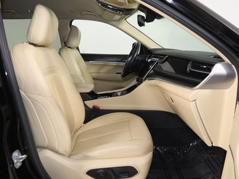 Used 2022 Jeep Grand Cherokee L Limited image 12