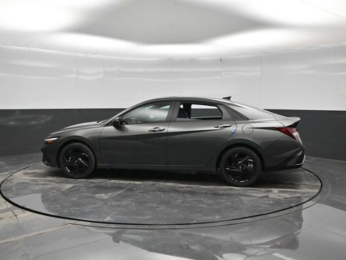 New 2026 Hyundai Elantra SEL Sport FWD image 5
