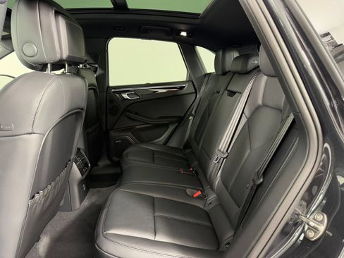 Certified 2026 Porsche Macan AWD/4WD image 22