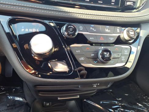 New 2026 Chrysler Pacifica Select image 13