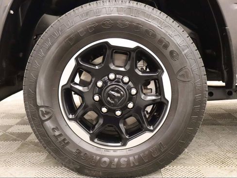 Used 2025 RAM 2500 Laramie AWD/4WD image 6