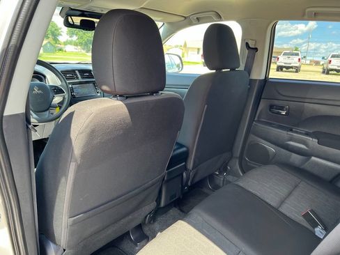 Used 2025 Mitsubishi Outlander Sport ES AWD/4WD image 18