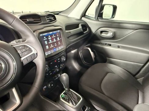 Used 2023 Jeep Renegade Latitude image 27
