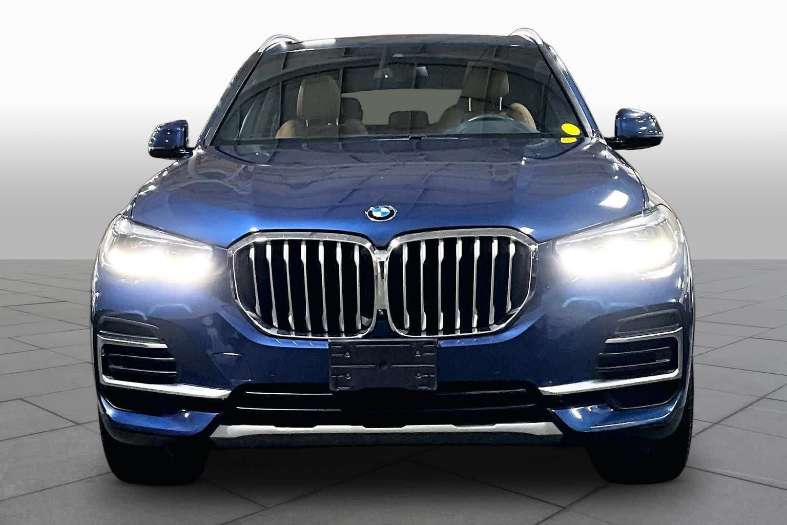Used 2022 BMW X5 xDrive40i w/ Premium Package AWD/4WD image 4