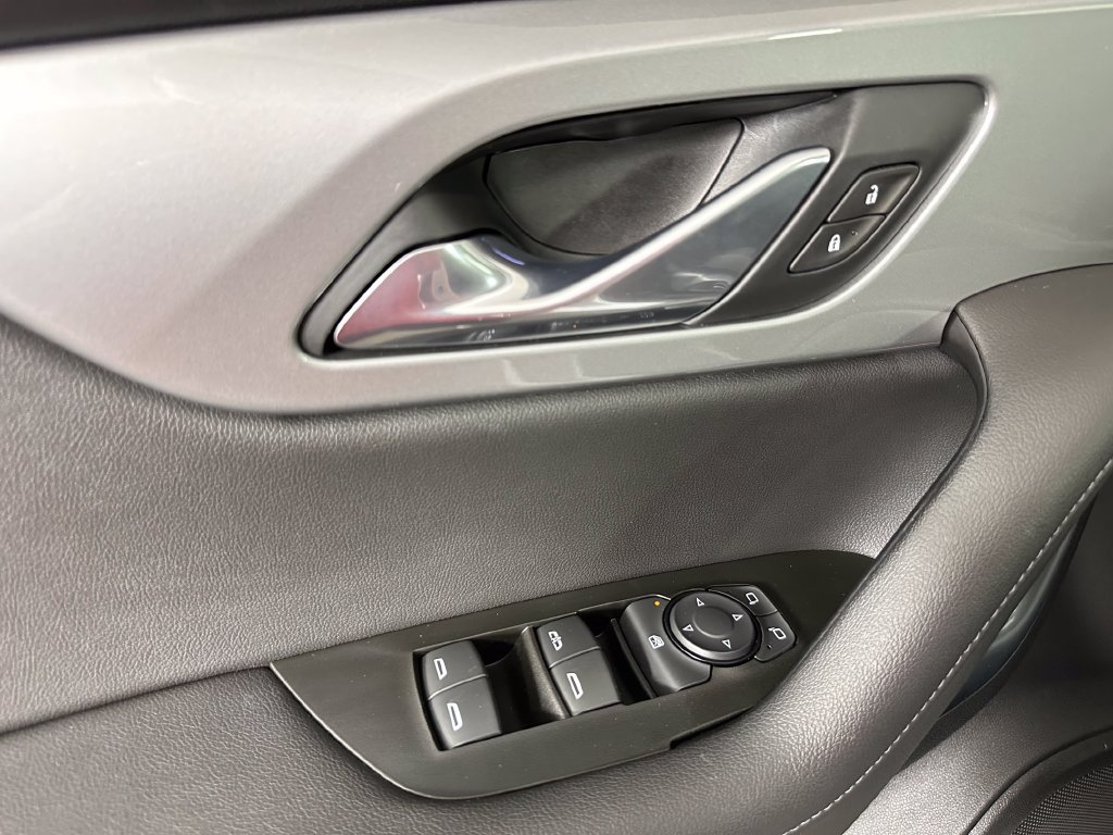 Used 2020 Chevrolet Blazer LT FWD image 24