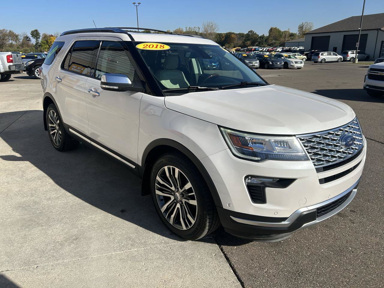 Used 2018 Ford Explorer Platinum AWD/4WD image 3