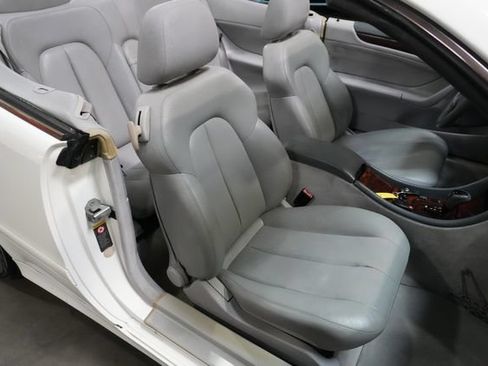 Used 2002 Mercedes-Benz CLK 320 Cabriolet w/ K4 Opt Pkg image 28