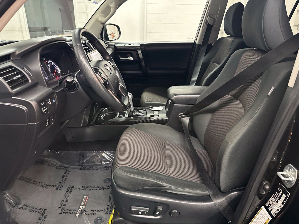 Used 2022 Toyota 4Runner TRD Off-Road AWD/4WD image 18