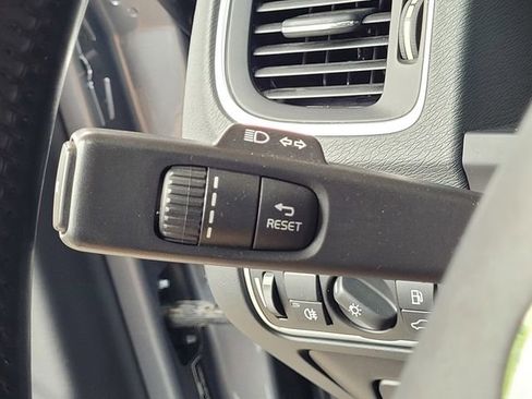 Used 2018 Volvo S60 T5 Inscription w/ Technology Package FWD image 32