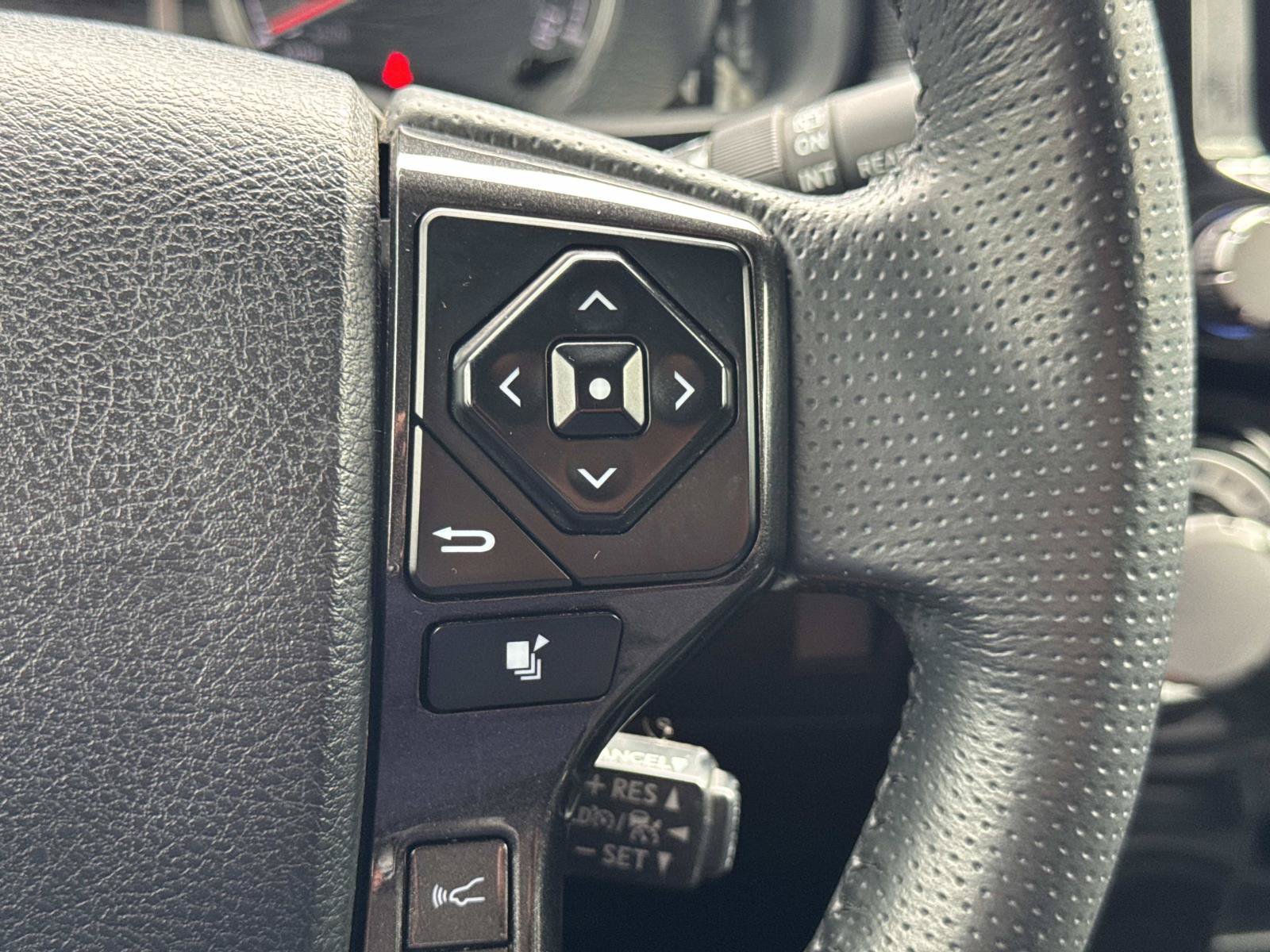 Used 2021 Toyota 4Runner Venture AWD/4WD image 22