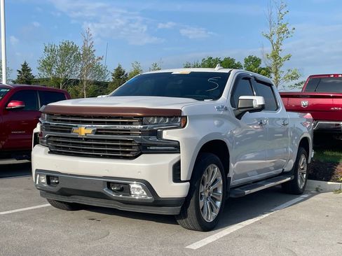 Used 2021 Chevrolet Silverado 1500 High Country w/ Technology Package image 3