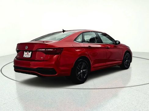 Used 2023 Volkswagen Jetta SE w/ Panoramic Sunroof Package FWD image 7