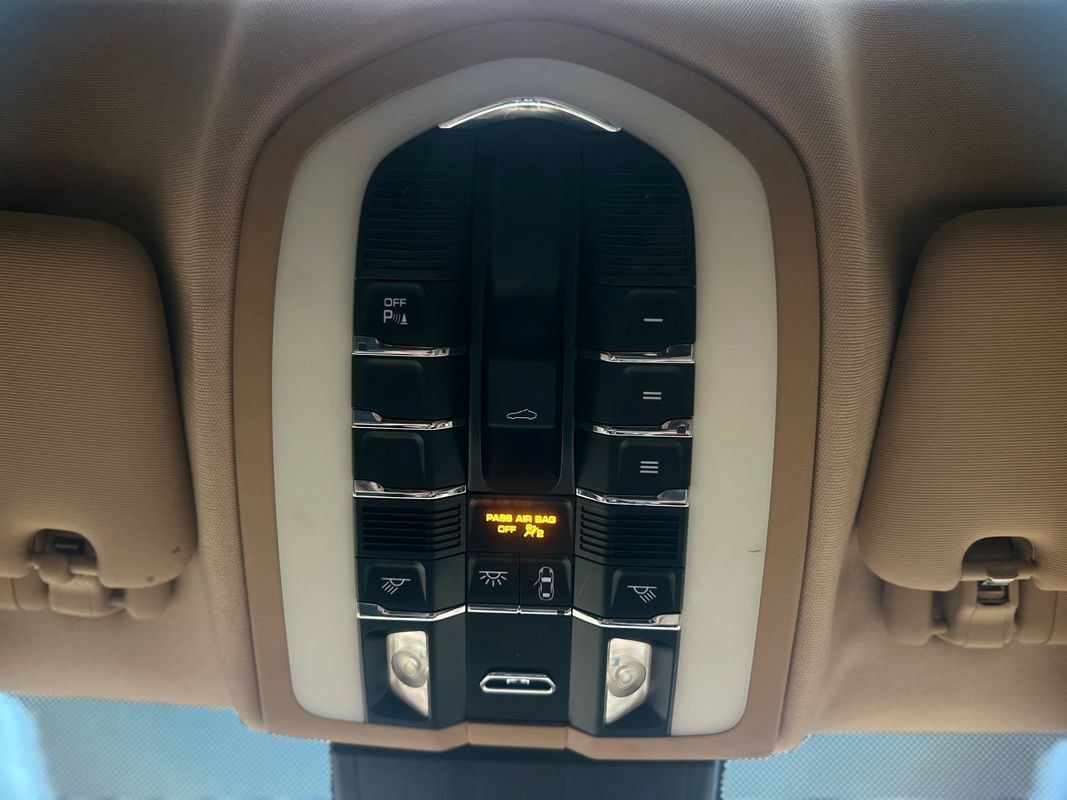 Used 2014 Porsche Cayenne Diesel AWD/4WD image 19