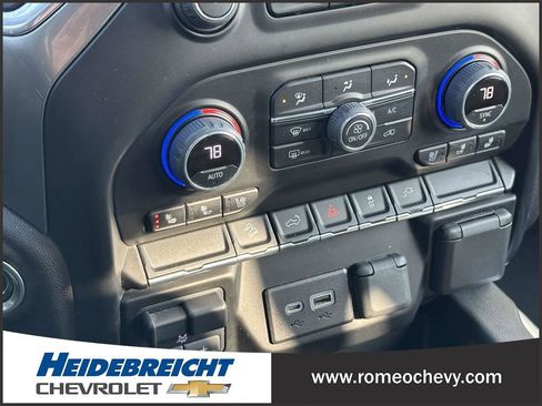 Used 2022 Chevrolet Silverado 2500 LTZ image 32