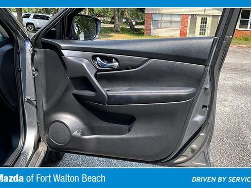 Used 2018 Nissan Rogue SV FWD image 29