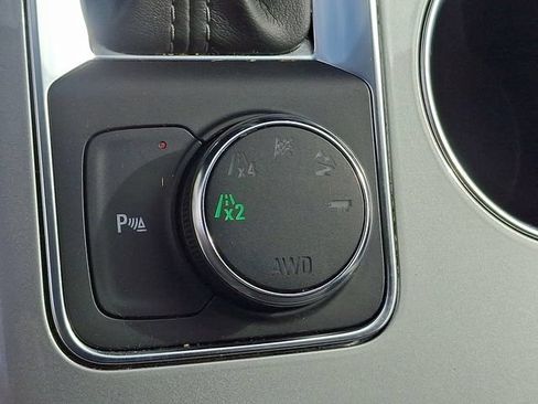 Used 2019 Chevrolet Blazer LT w/ Sun and Wheels Package AWD/4WD image 18