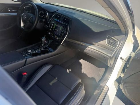 Used 2023 Nissan Maxima SV w/ Floor Mat Group FWD image 38