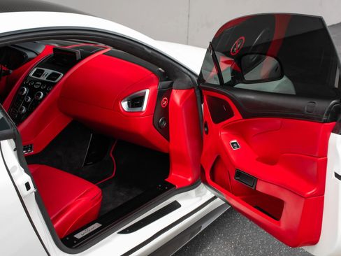 Used 2014 Aston Martin Vanquish Coupe RWD image 18