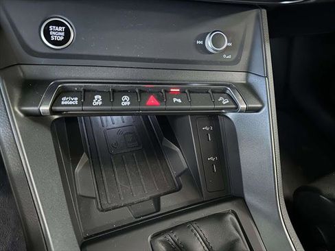 Certified 2025 Audi Q3 2.0T Premium w/ Convenience Package image 28