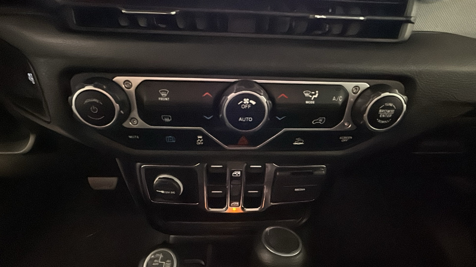 Used 2024 Jeep Wrangler Unlimited AWD/4WD image 26