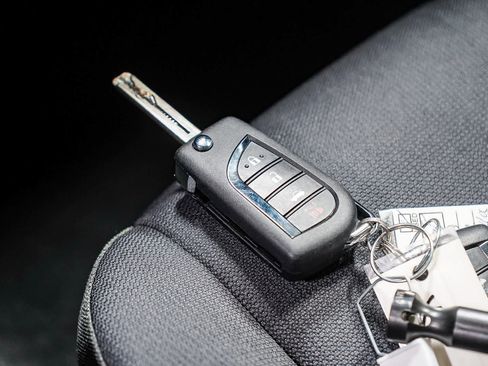 Used 2023 Toyota Corolla LE image 33