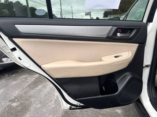 Used 2017 Subaru Outback 2.5i Premium AWD/4WD image 11
