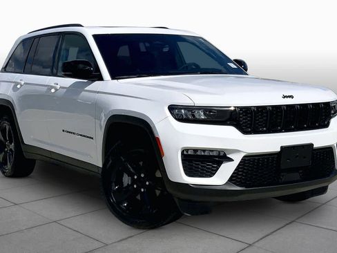 Used 2025 Jeep Grand Cherokee Limited w/ Black Appearance Package image 2