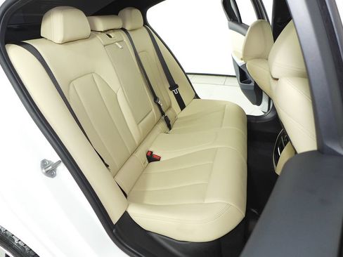 Certified 2025 BMW 330i Sedan w/ M Sport Package RWD image 20