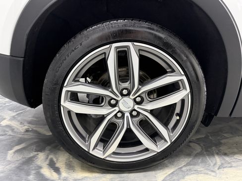 Used 2020 Cadillac XT4 Sport w/ Sun And Sound Package AWD/4WD image 28