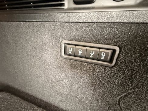 Used 2022 Jeep Grand Wagoneer Series III image 26