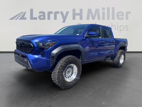 Used 2024 Toyota Tacoma TRD Off-Road AWD/4WD image 1