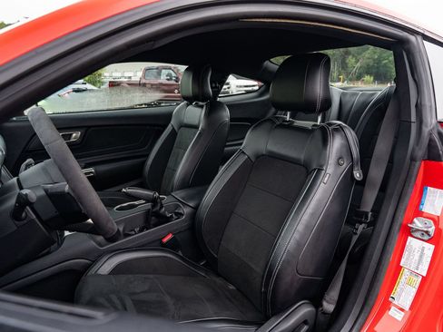 Used 2016 Ford Mustang Shelby GT350 w/ Technology Package RWD image 23