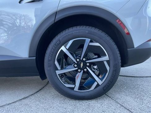 New 2026 Chevrolet Equinox EV LT image 25