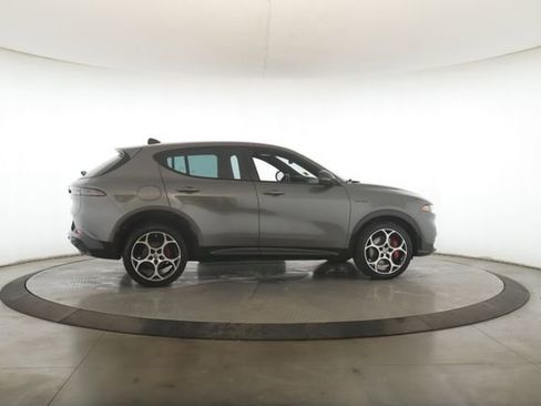 Used 2025 Alfa Romeo Tonale w/ Premium Package image 6