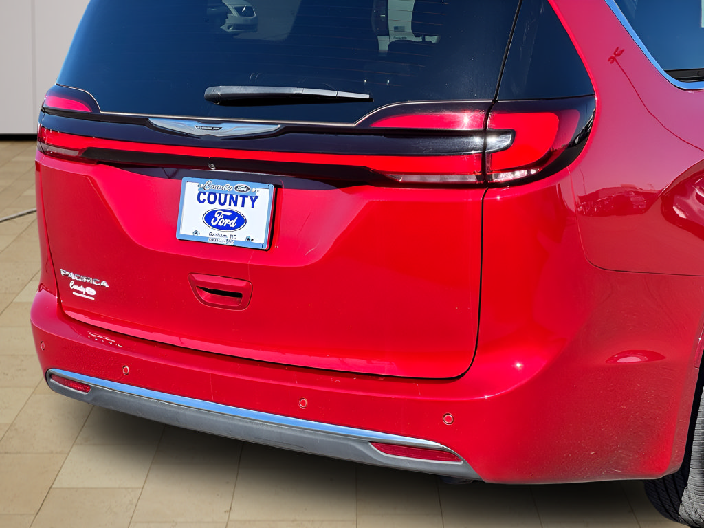 Used 2025 Chrysler Pacifica Select FWD image 37