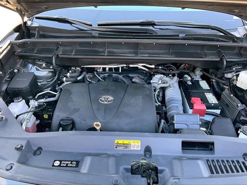 Used 2022 Toyota Highlander XLE image 39