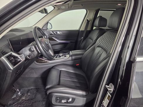 Used 2025 BMW X7 xDrive40i w/ Premium Package AWD/4WD image 8