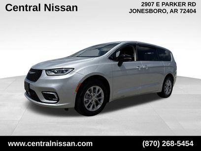 Used 2024 Chrysler Pacifica Touring-L