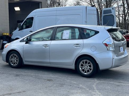Used 2012 Toyota Prius V Five FWD image 6