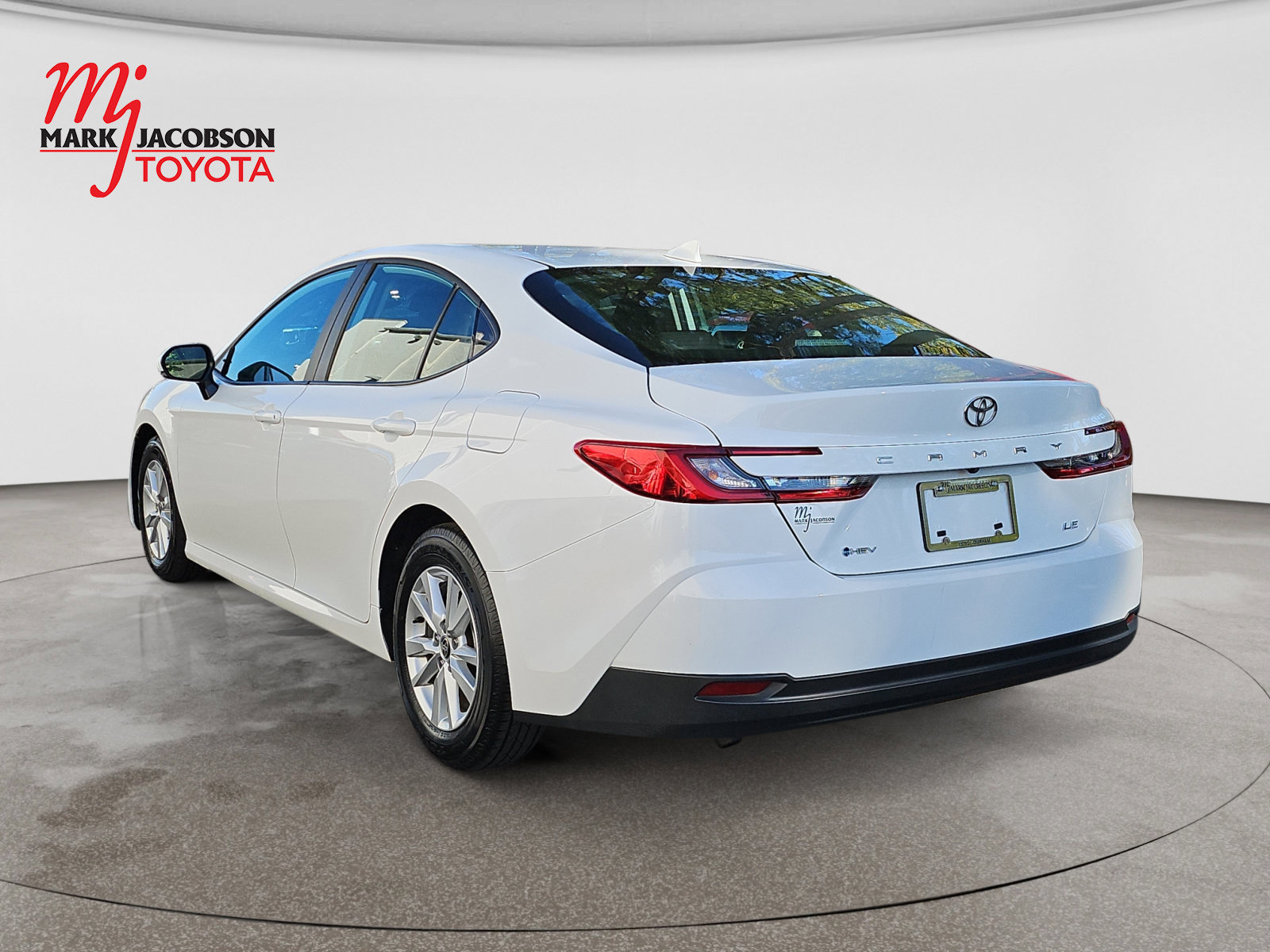 Used 2025 Toyota Camry LE FWD image 14