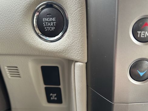 Used 2018 Lexus GX 460 Luxury w/ Preferred Accessory Package image 35