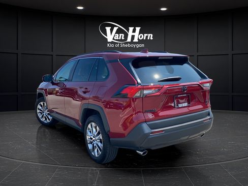 Used 2021 Toyota RAV4 XLE Premium AWD/4WD image 5