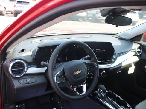 New 2026 Chevrolet Trax LT w/ Driver Confidence Package FWD image 23