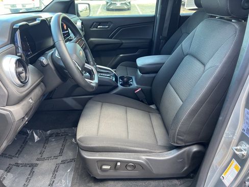 Used 2023 Chevrolet Colorado LT w/ LT Convenience Package II image 9