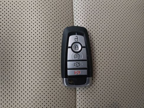 Used 2020 Ford Escape SEL FWD image 32