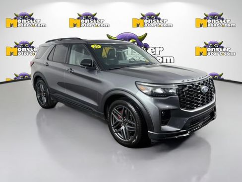 Used 2025 Ford Explorer ST AWD/4WD image 3