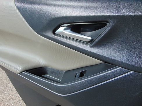 Used 2025 Chevrolet Equinox LT w/ Convenience Package II image 23