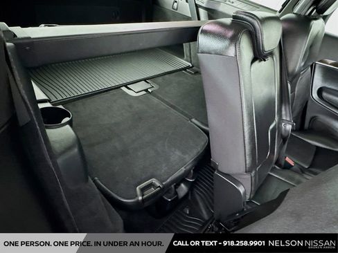 Used 2017 Volvo XC90 T6 Momentum w/ Vision Package image 28